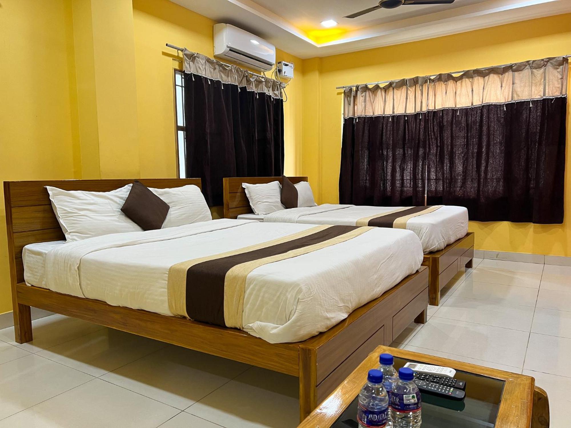 Le Hotel Host Tiruchirappalli Esterno foto
